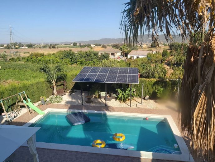 Ordans solar integra una pérgola fotovoltaica de Cubierta Solar para